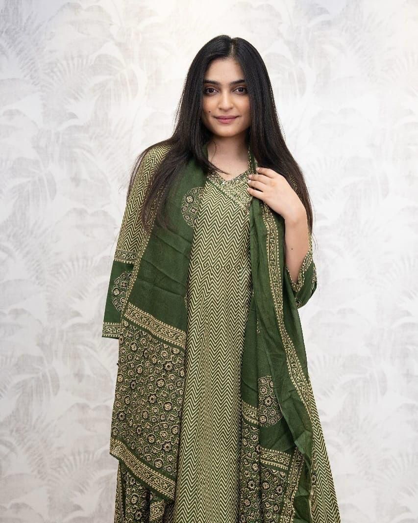 ZOYA OLIVE CHEVRON BLOCK PRINTED ANARKALI