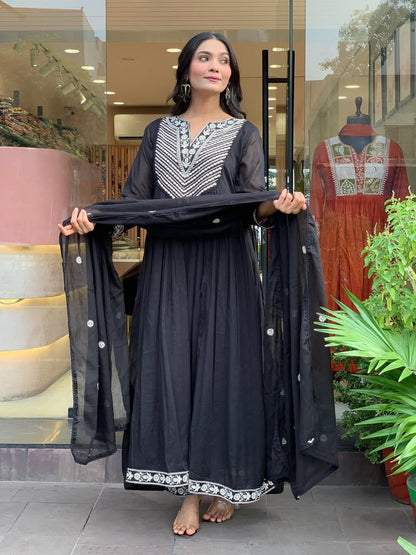 KALIKA WHITE EMBROIDERED ANARKALI SET