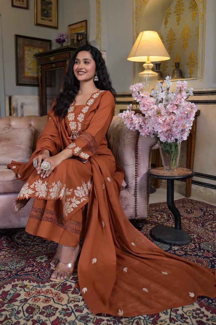 AMIRA AURA COTTON CHARM SET